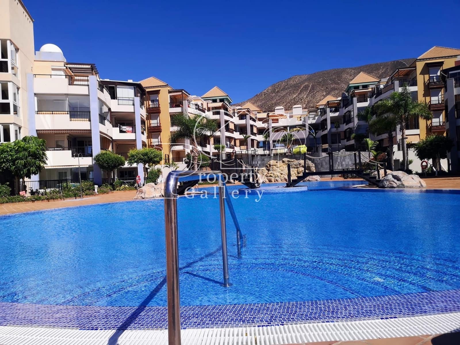 1 sypialnia Apartament na sprzedaż w Los Cristianos z basenem garażem - 470 000 € (Ref: 9508233)