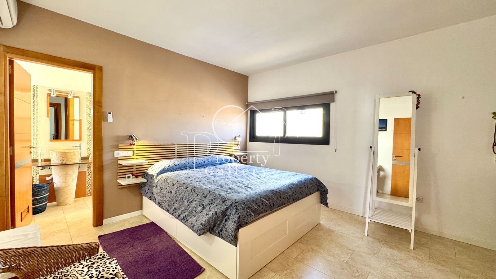 6 bedroom Villa for sale in Granadilla de Abona with pool garage - € 795,000 (Ref: 9533139)