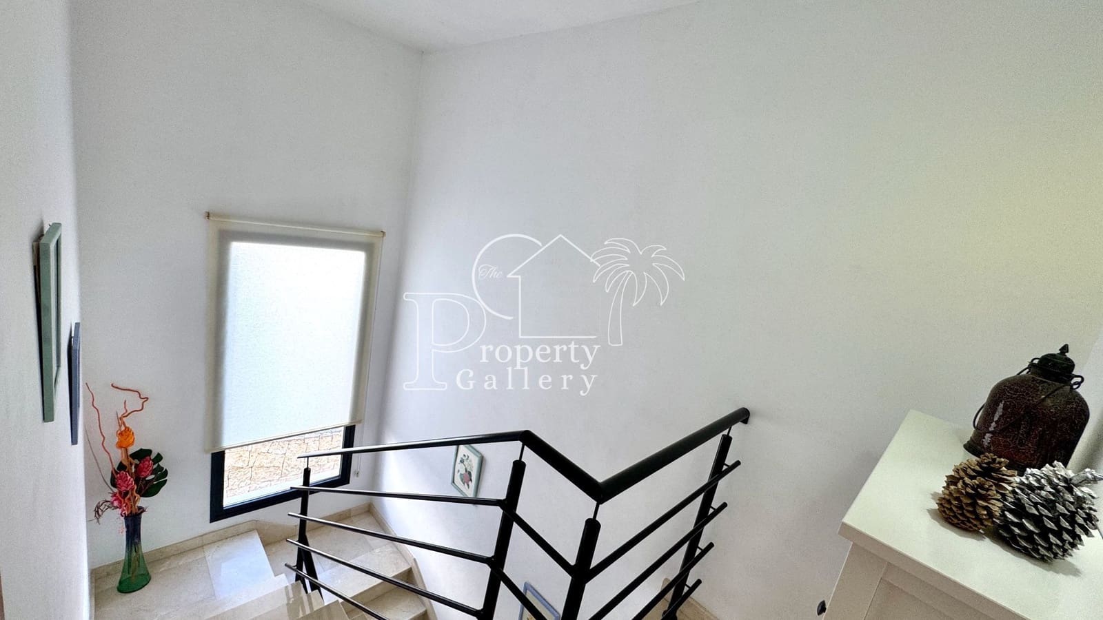 6 bedroom Villa for sale in Granadilla de Abona with pool garage - € 795,000 (Ref: 9533139)