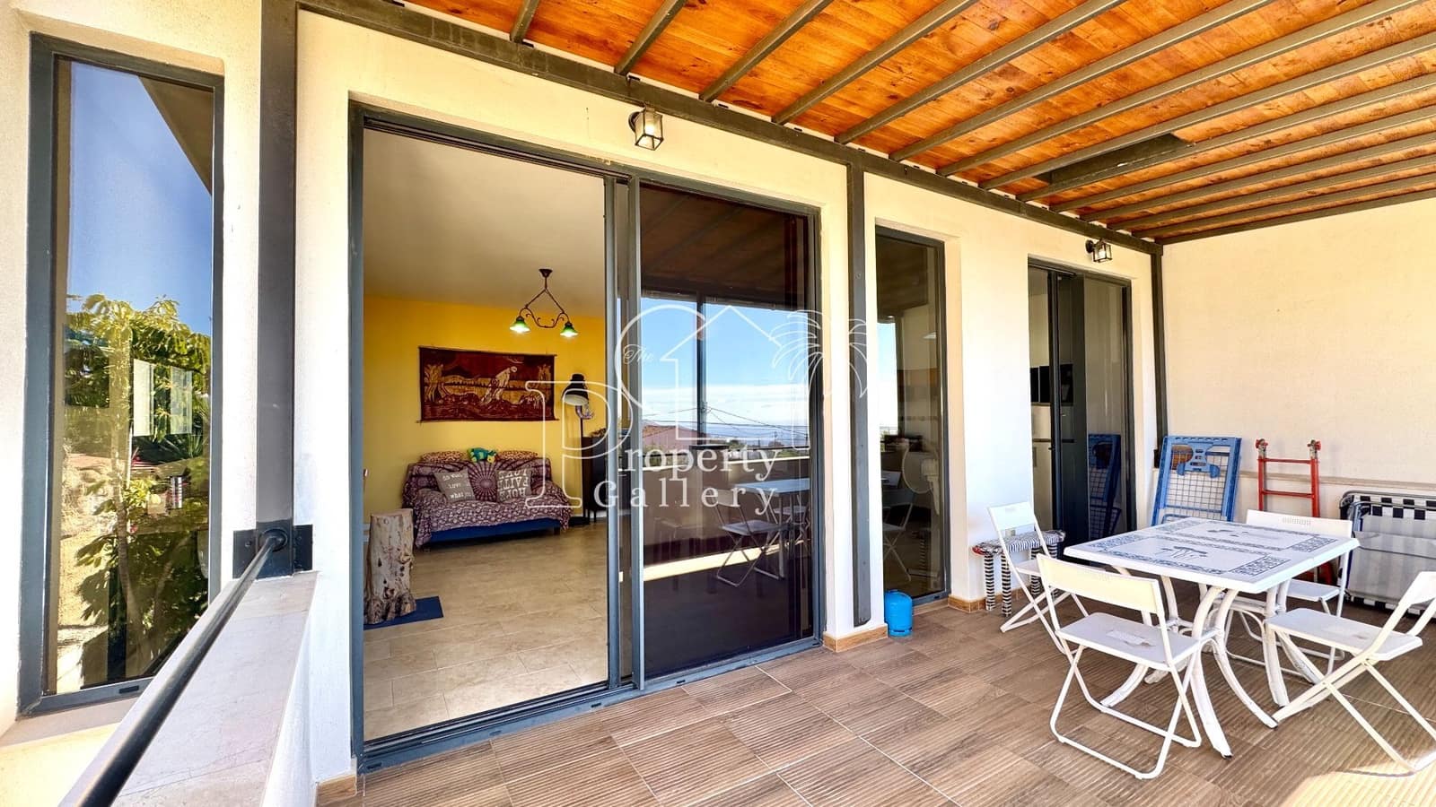 6 bedroom Villa for sale in Granadilla de Abona with pool garage - € 795,000 (Ref: 9533139)