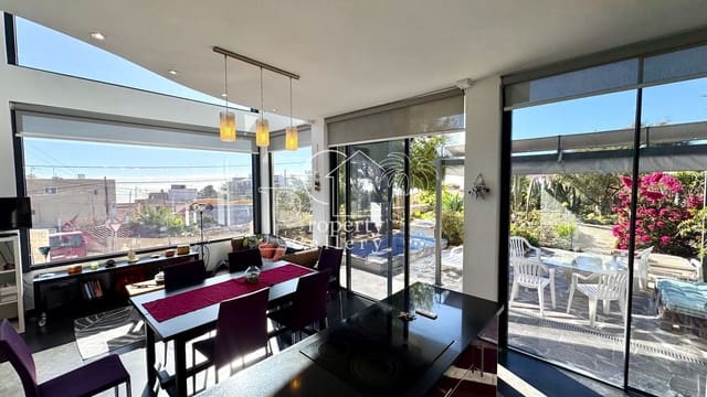 6 sypialnia Willa na sprzedaż w Granadilla de Abona z basenem garażem - 795 000 € (Ref: 9533139)