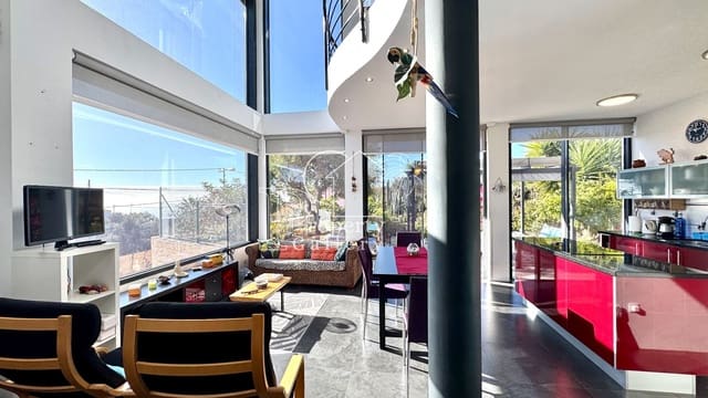 6 sypialnia Willa na sprzedaż w Granadilla de Abona z basenem garażem - 795 000 € (Ref: 9533139)