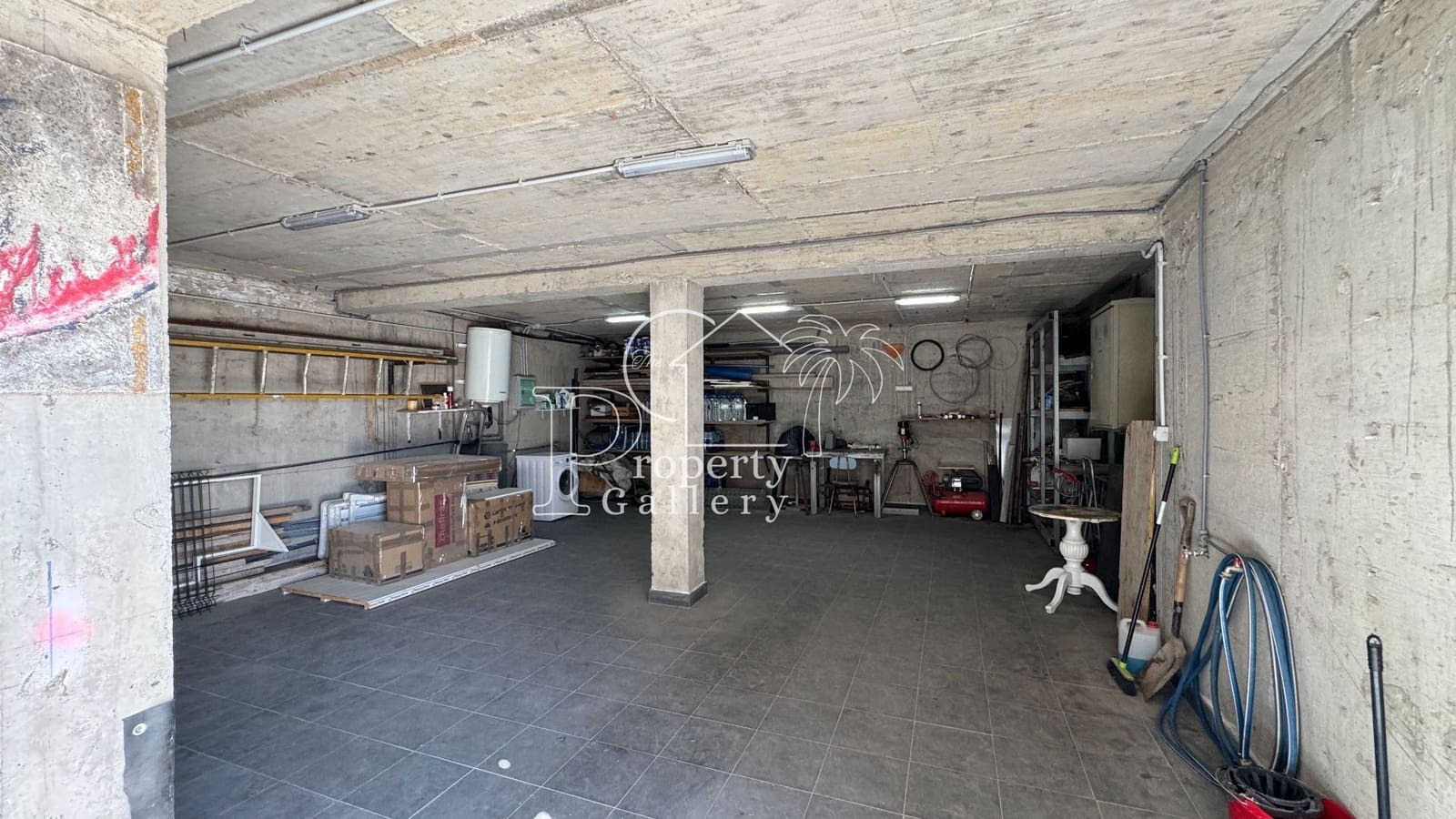 6 bedroom Villa for sale in Granadilla de Abona with pool garage - € 795,000 (Ref: 9533139)