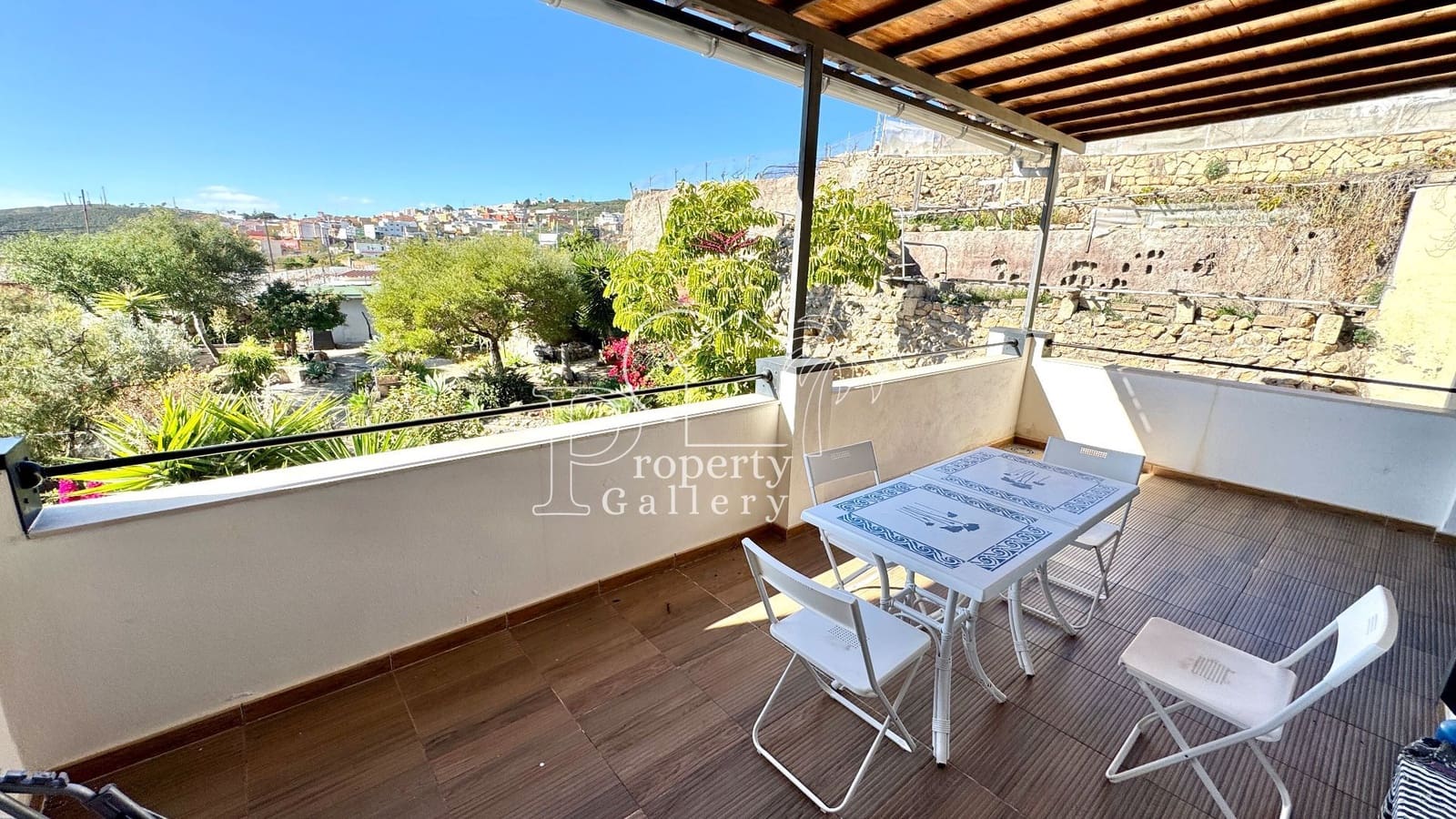 6 bedroom Villa for sale in Granadilla de Abona with pool garage - € 795,000 (Ref: 9533139)