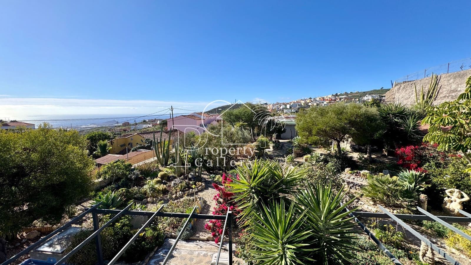 6 bedroom Villa for sale in Granadilla de Abona with pool garage - € 795,000 (Ref: 9533139)