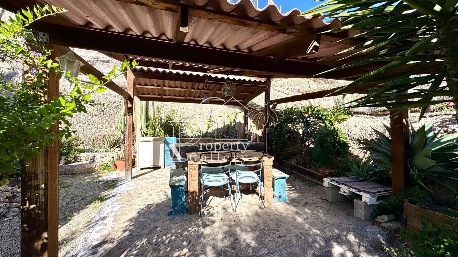 6 bedroom Villa for sale in Granadilla de Abona with pool garage - € 795,000 (Ref: 9533139)