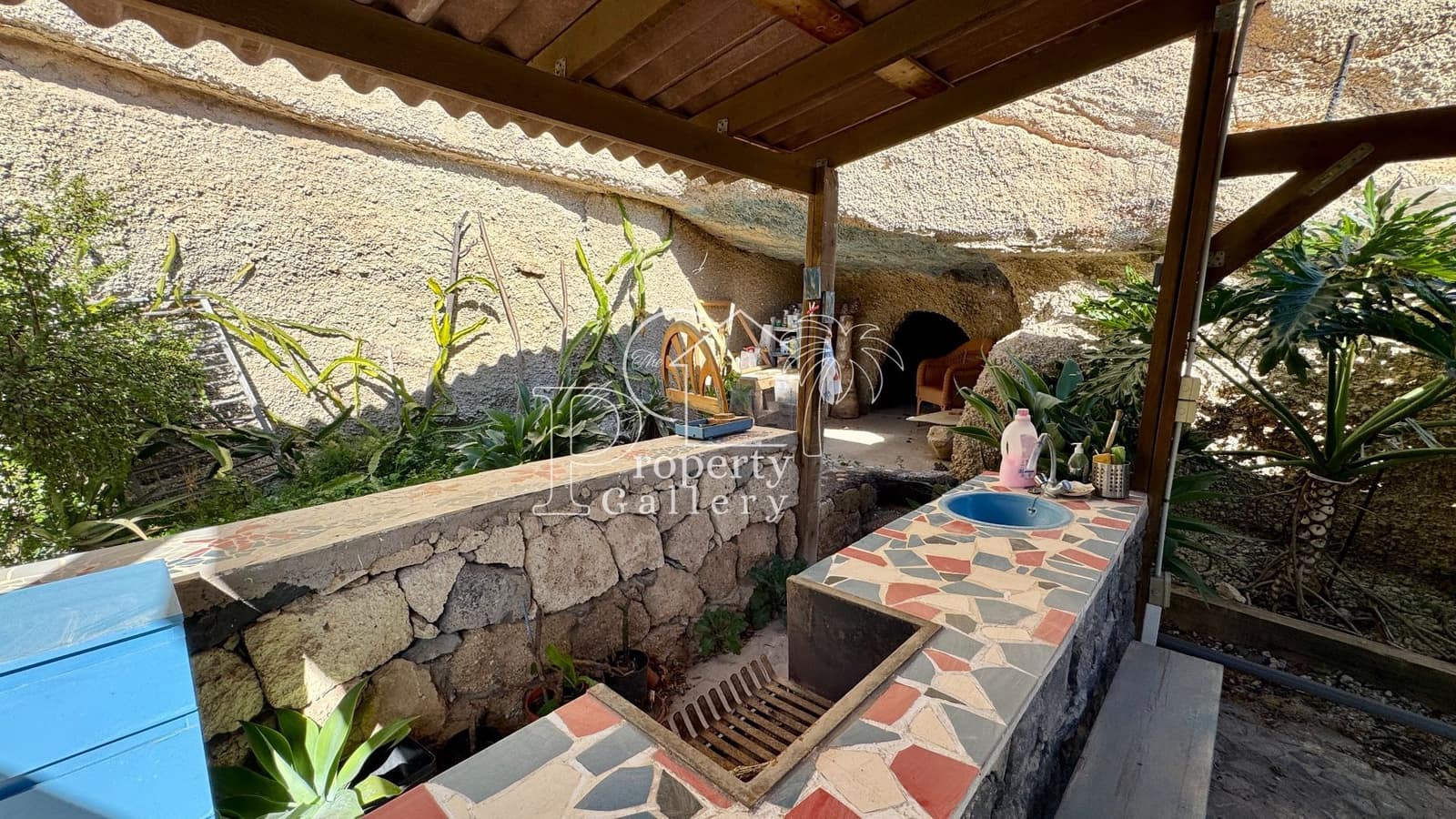 6 bedroom Villa for sale in Granadilla de Abona with pool garage - € 795,000 (Ref: 9533139)