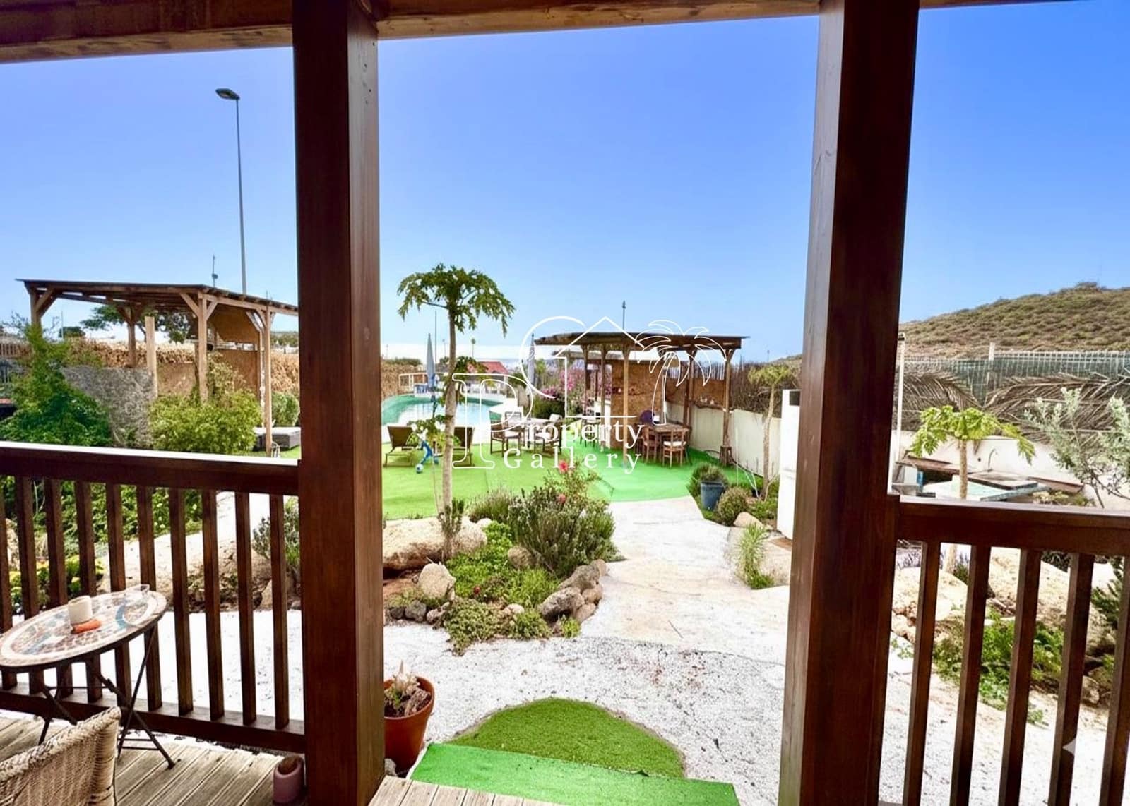 Chalet de 6 habitaciones en San Isidro de Abona en venta con piscina garaje - 965.000 € (Ref: 9600886)