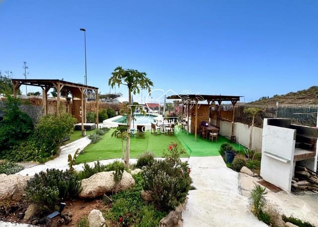 Chalet de 6 habitaciones en San Isidro de Abona, Granadilla de Abona en venta con piscina garaje - 965.000 € (Ref: 9600886)