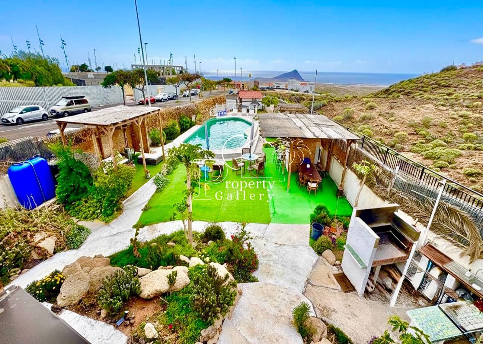 Chalet de 6 habitaciones en San Isidro de Abona en venta con piscina garaje - 965.000 € (Ref: 9600886)