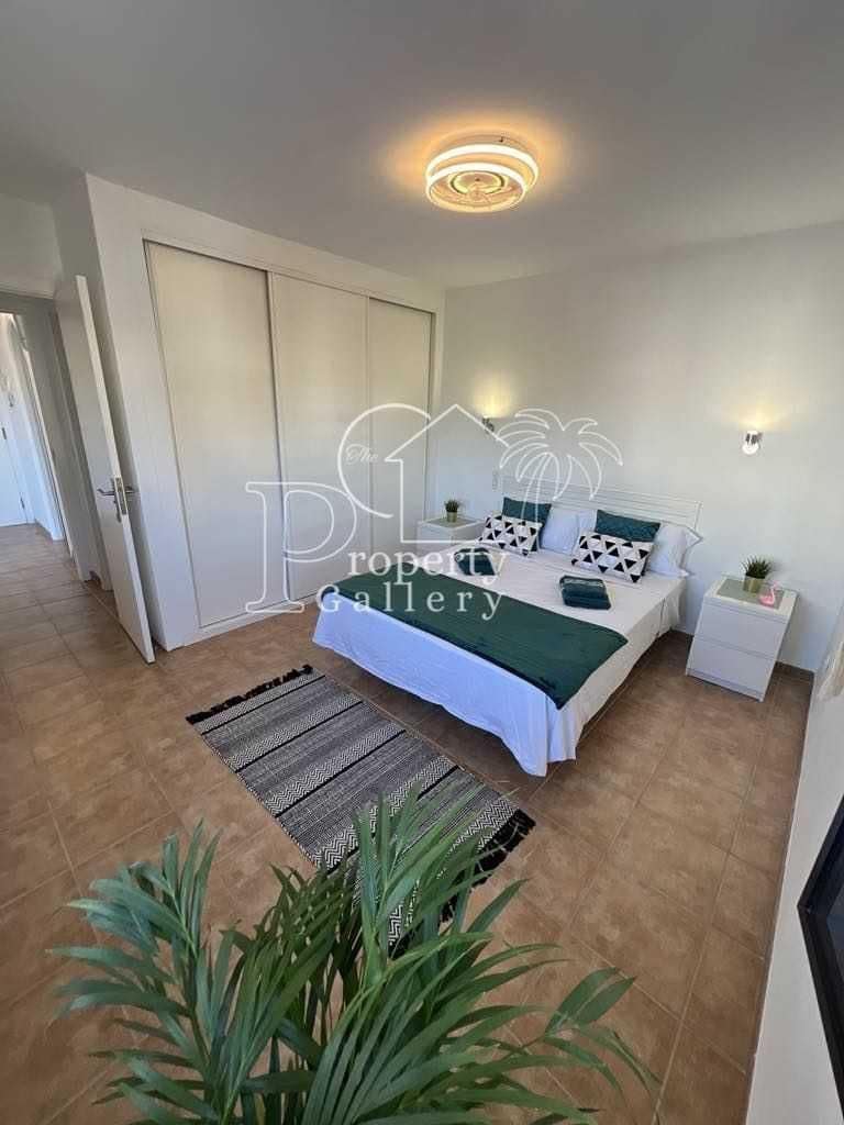 2 bedroom Apartment for sale in Costa Adeje with pool - € 409,000 (Ref: 9651106)