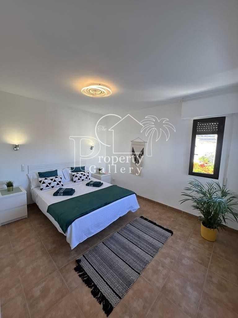 2 bedroom Apartment for sale in Costa Adeje with pool - € 409,000 (Ref: 9651106)