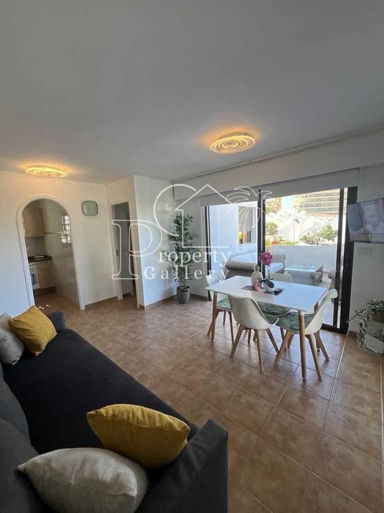 2 bedroom Apartment for sale in Costa Adeje with pool - € 409,000 (Ref: 9651106)