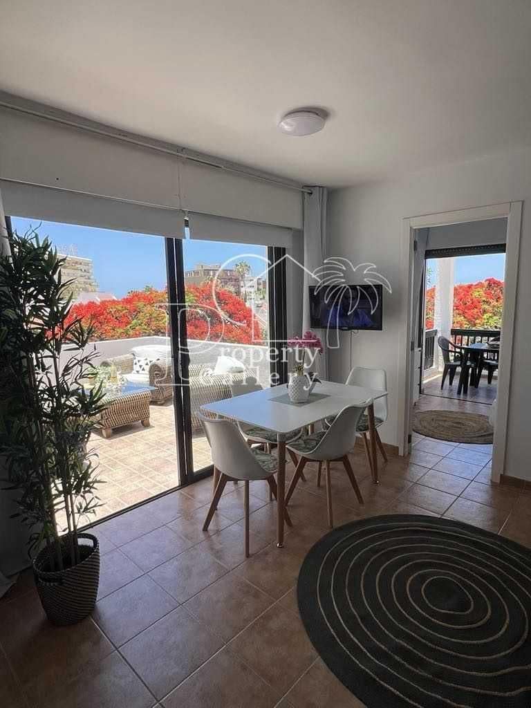 2 bedroom Apartment for sale in Costa Adeje with pool - € 409,000 (Ref: 9651106)