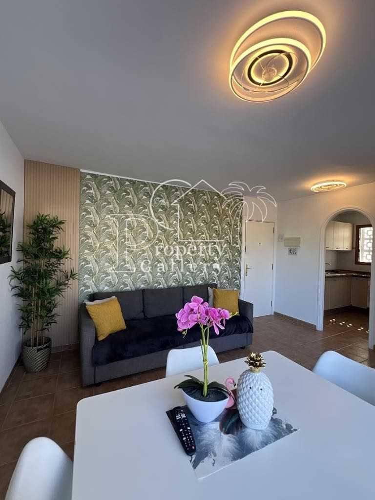 2 bedroom Apartment for sale in Costa Adeje with pool - € 409,000 (Ref: 9651106)