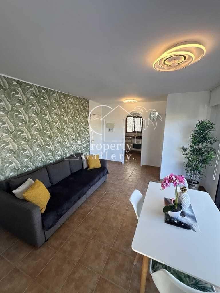 2 bedroom Apartment for sale in Costa Adeje with pool - € 409,000 (Ref: 9651106)