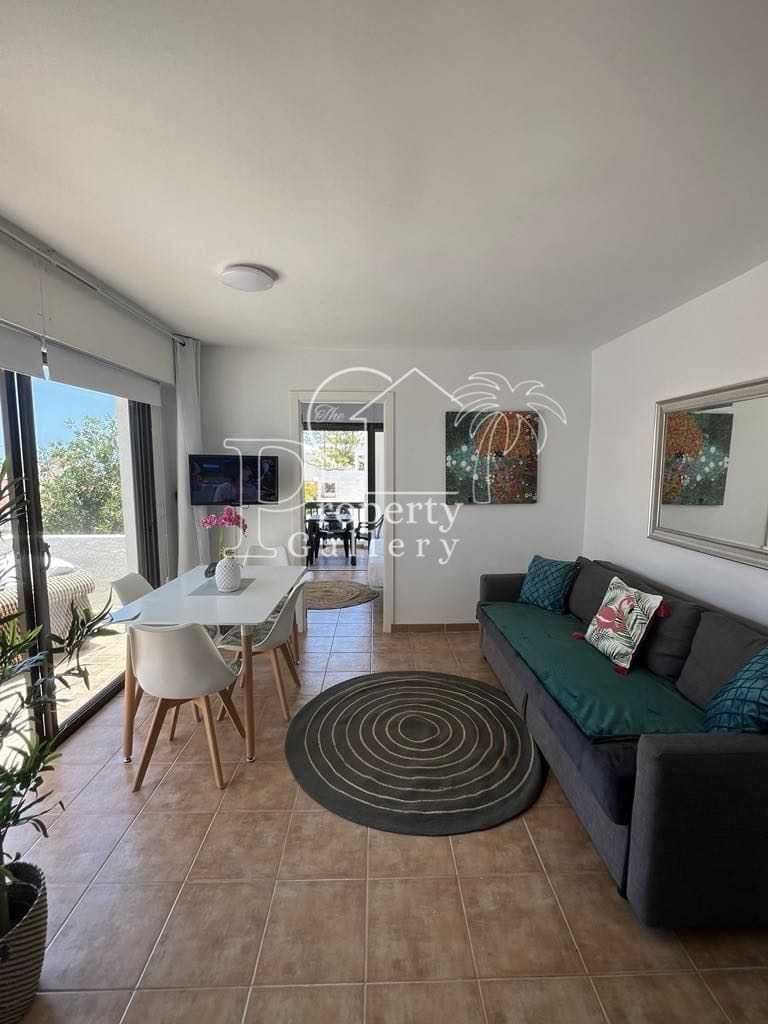 2 bedroom Apartment for sale in Costa Adeje with pool - € 409,000 (Ref: 9651106)