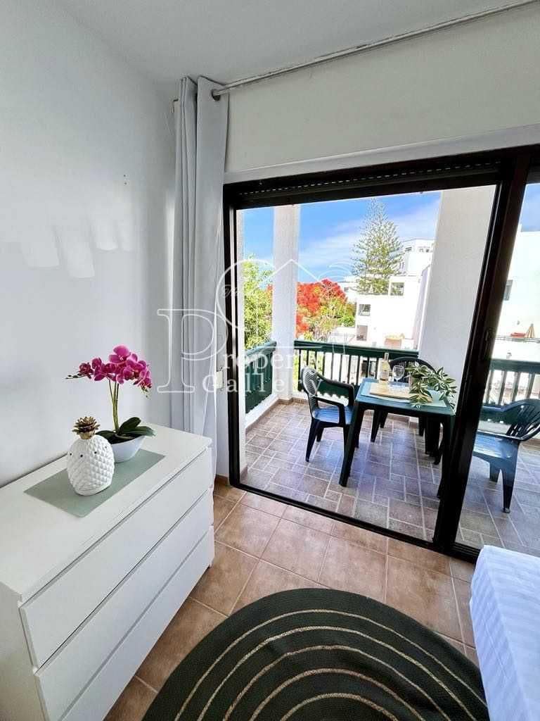 2 bedroom Apartment for sale in Costa Adeje with pool - € 409,000 (Ref: 9651106)