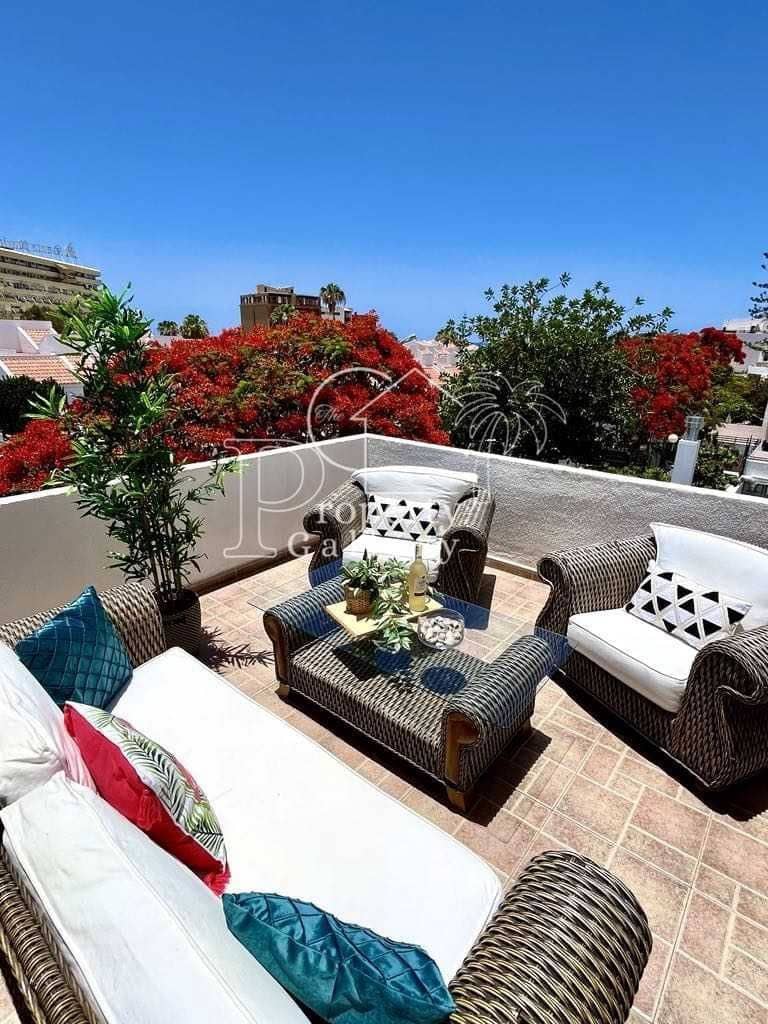 2 bedroom Apartment for sale in Costa Adeje with pool - € 409,000 (Ref: 9651106)