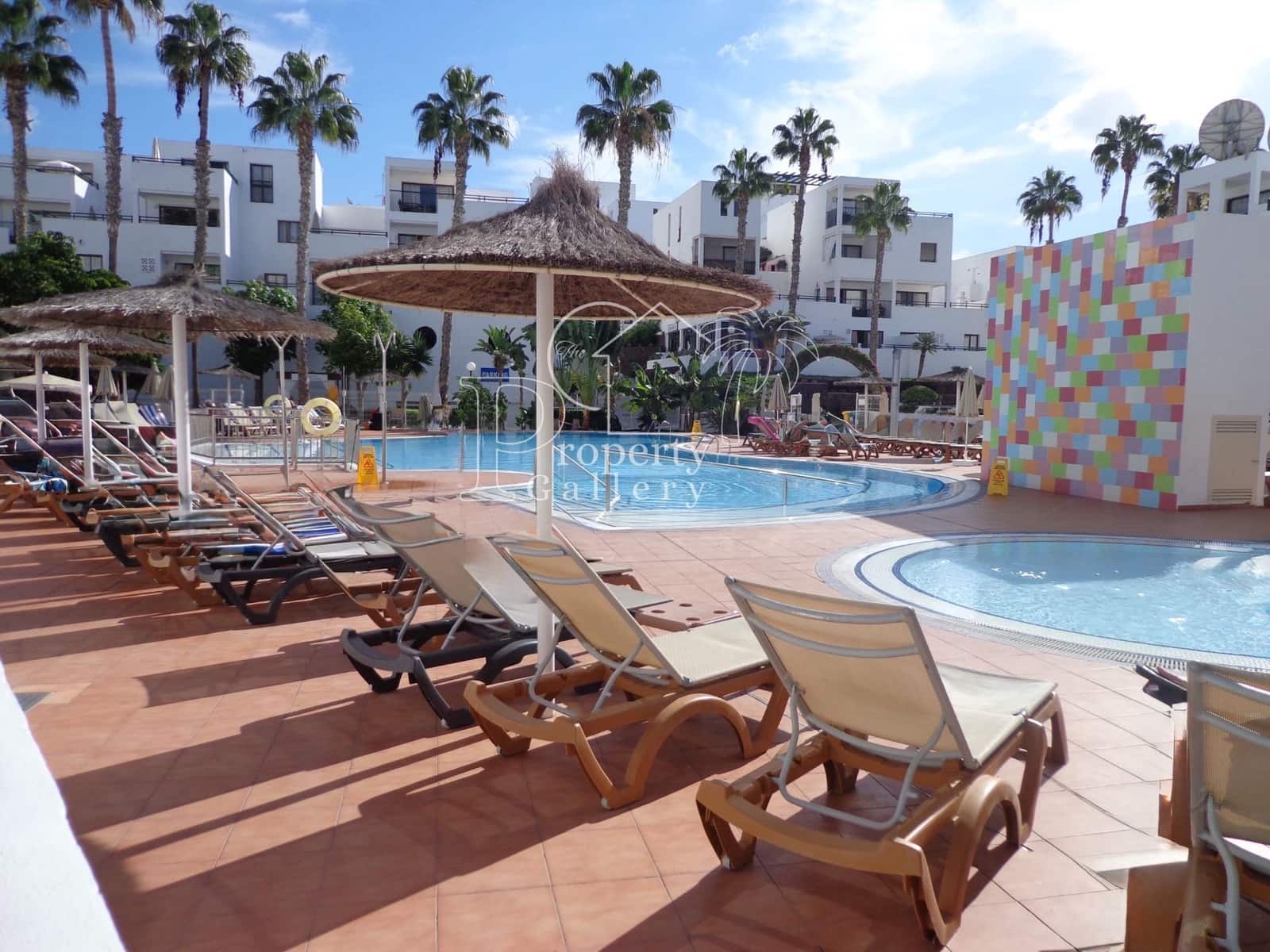 2 bedroom Apartment for sale in Costa Adeje with pool - € 409,000 (Ref: 9651106)
