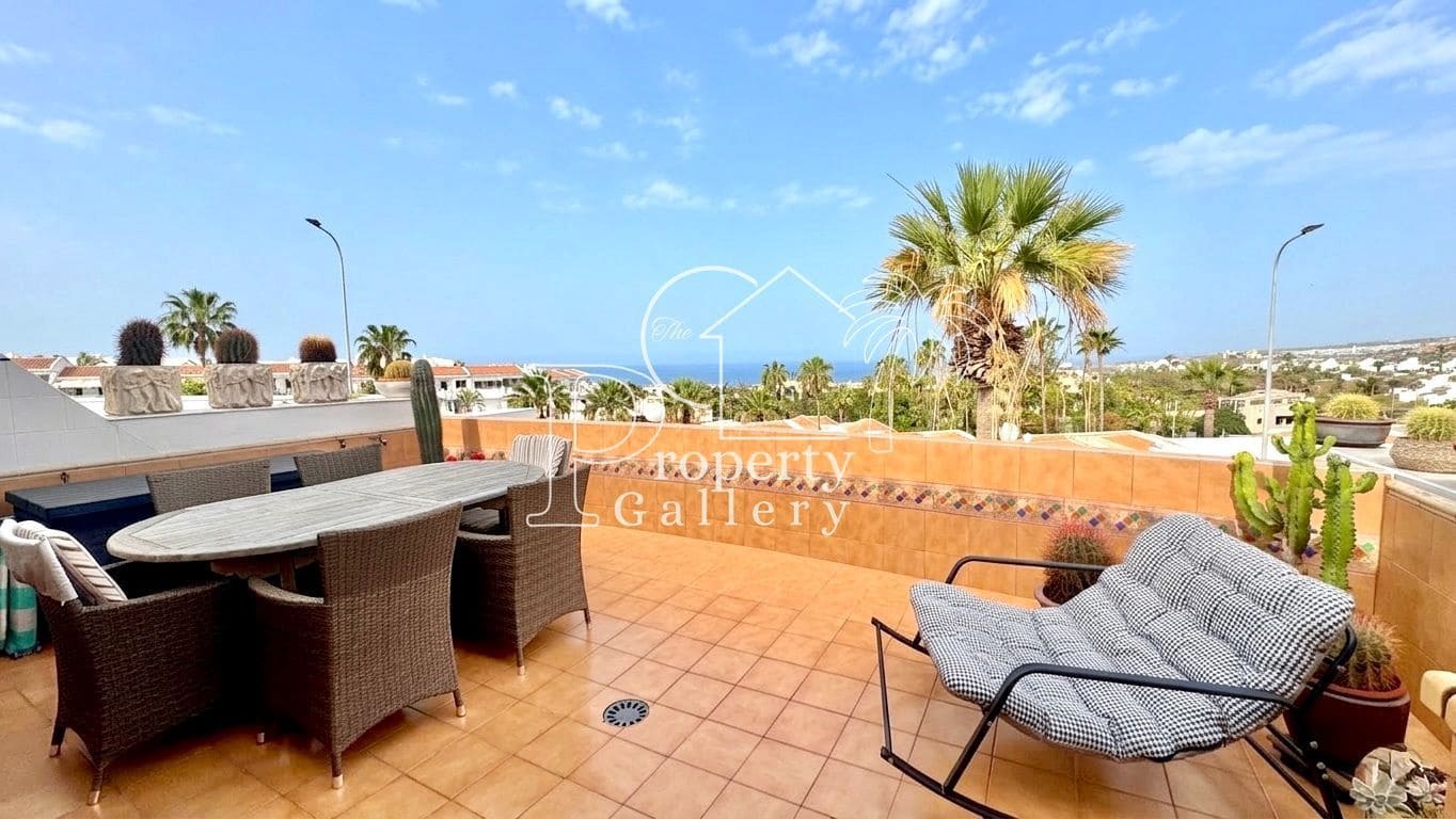 2 Zimmer Penthouse zu verkaufen in Costa Adeje mit Pool - 440.000 € (Ref: 9679402)