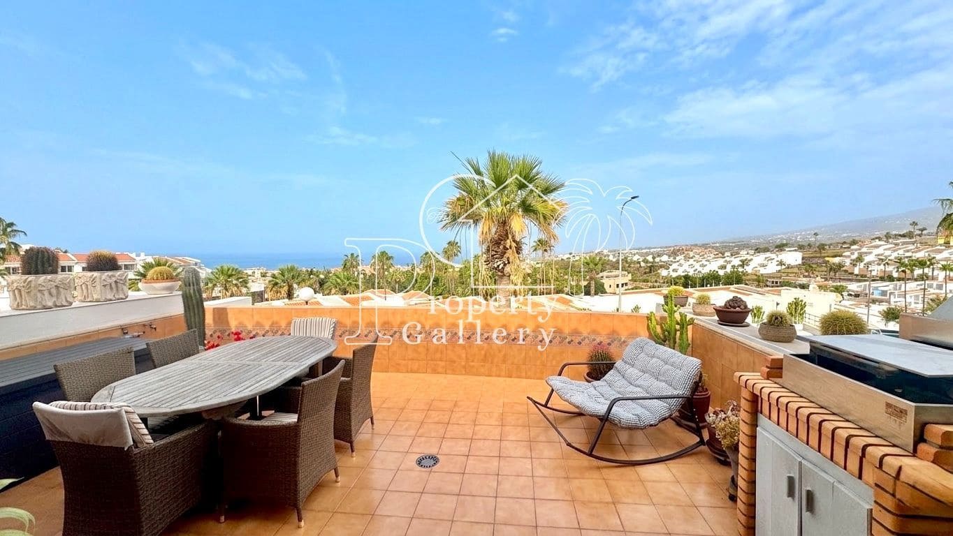 2 Zimmer Penthouse zu verkaufen in Costa Adeje mit Pool - 440.000 € (Ref: 9679402)