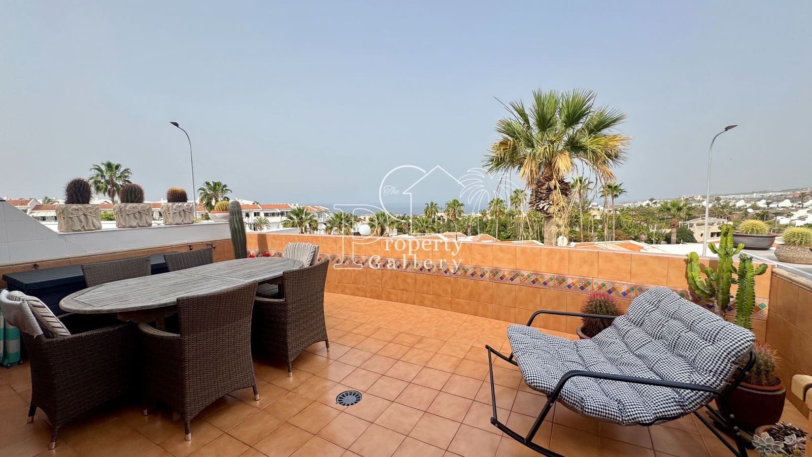 2 Zimmer Penthouse zu verkaufen in Costa Adeje mit Pool - 440.000 € (Ref: 9679402)