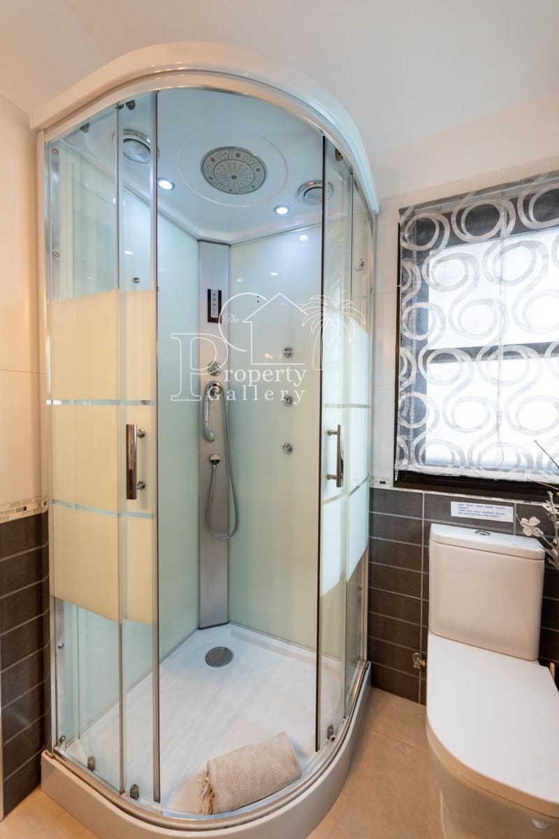 4 makuuhuone Huvila myytävänä paikassa Amarilla Golf mukana uima-altaan 
autotalli - 1 100 000 € (Ref: 9747555)