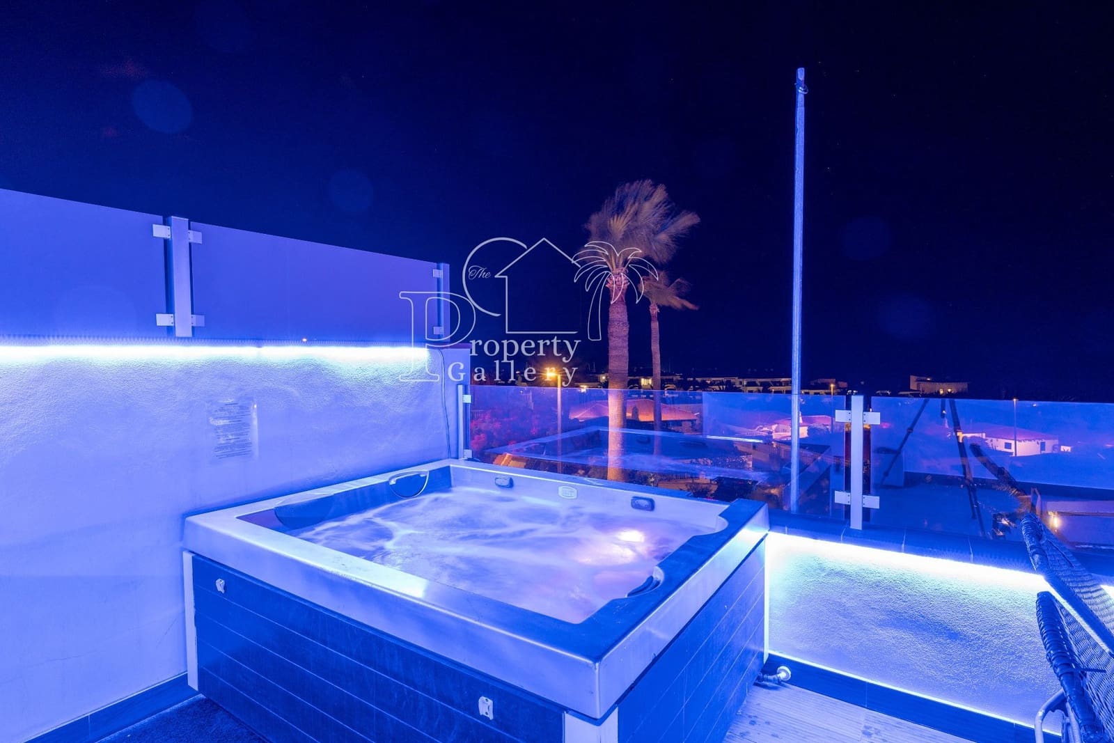 4 makuuhuone Huvila myytävänä paikassa Amarilla Golf mukana uima-altaan 
autotalli - 1 100 000 € (Ref: 9747555)