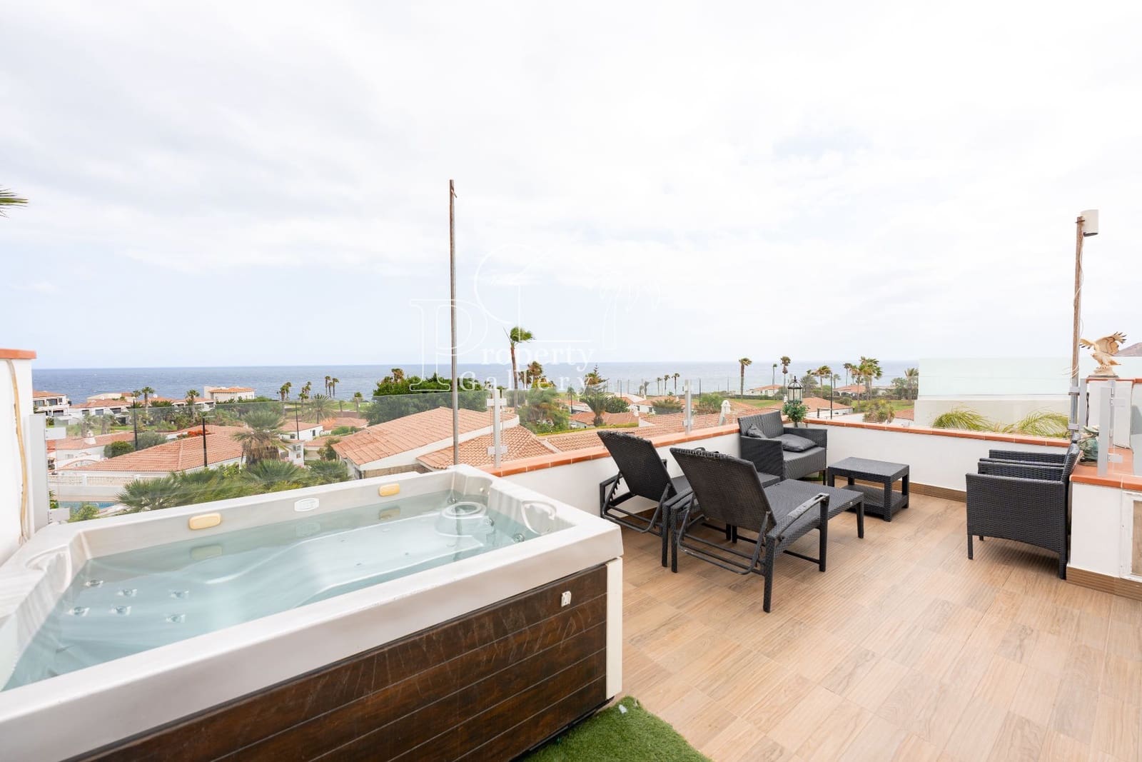 4 makuuhuone Huvila myytävänä paikassa Amarilla Golf mukana uima-altaan 
autotalli - 1 100 000 € (Ref: 9747555)