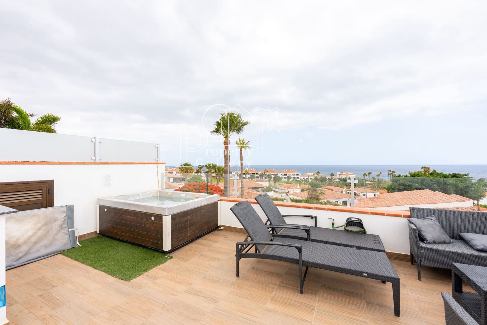 4 makuuhuone Huvila myytävänä paikassa Amarilla Golf mukana uima-altaan 
autotalli - 1 100 000 € (Ref: 9747555)