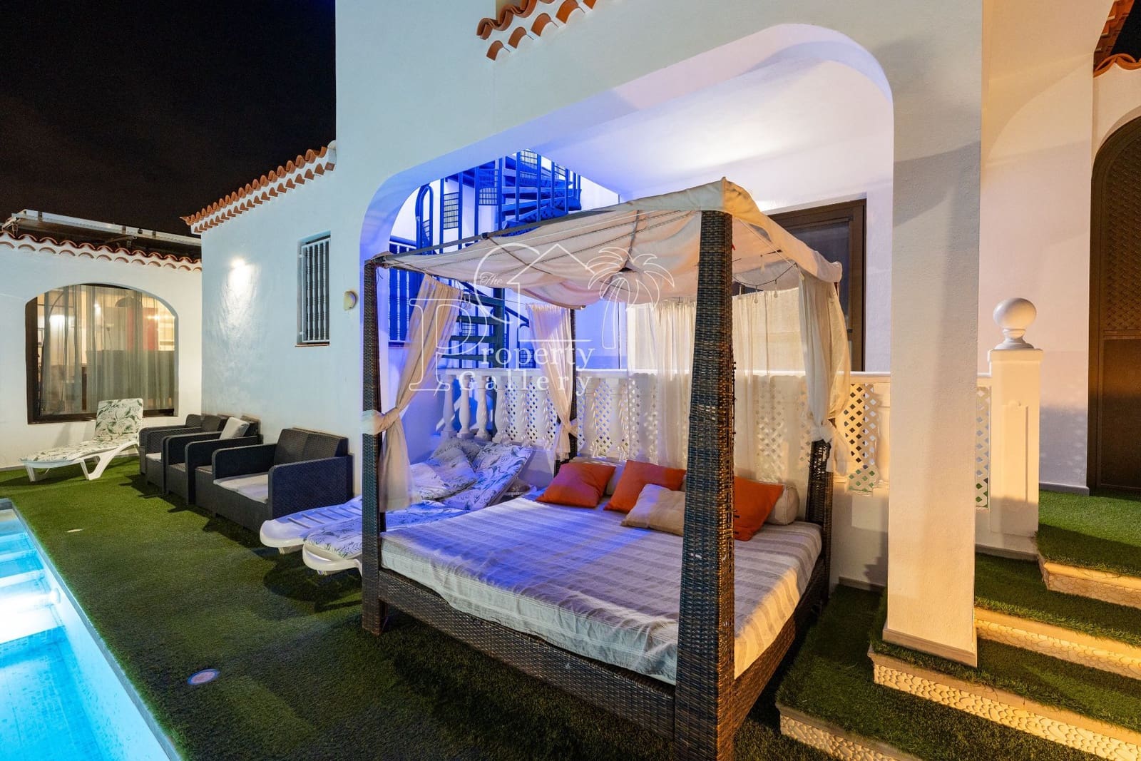 4 makuuhuone Huvila myytävänä paikassa Amarilla Golf mukana uima-altaan 
autotalli - 1 100 000 € (Ref: 9747555)