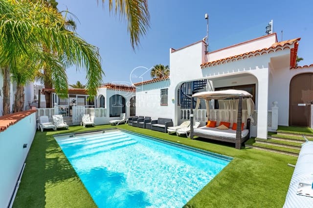 4 soverom Villa til salgs i Amarilla Golf, San Miguel de Abona med svømmebasseng garasje - € 1 100 000 (Ref: 9747555)