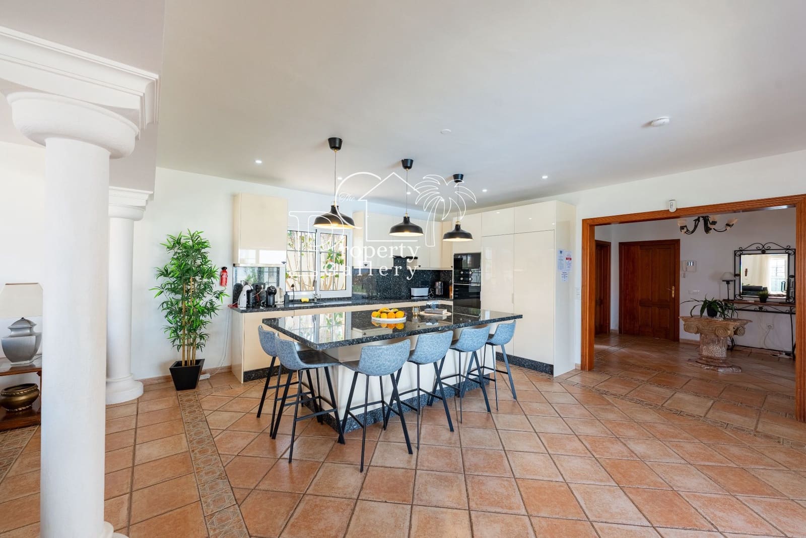 8 bedroom Villa for sale in Golf del Sur with pool garage - € 1,800,000 (Ref: 9747556)