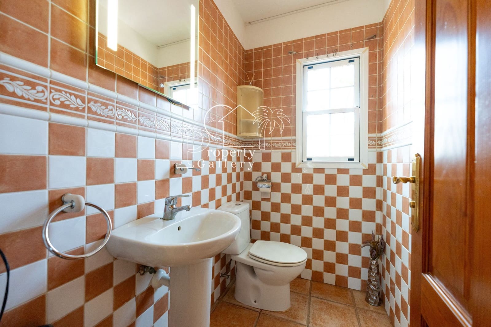 8 bedroom Villa for sale in Golf del Sur with pool garage - € 1,800,000 (Ref: 9747556)