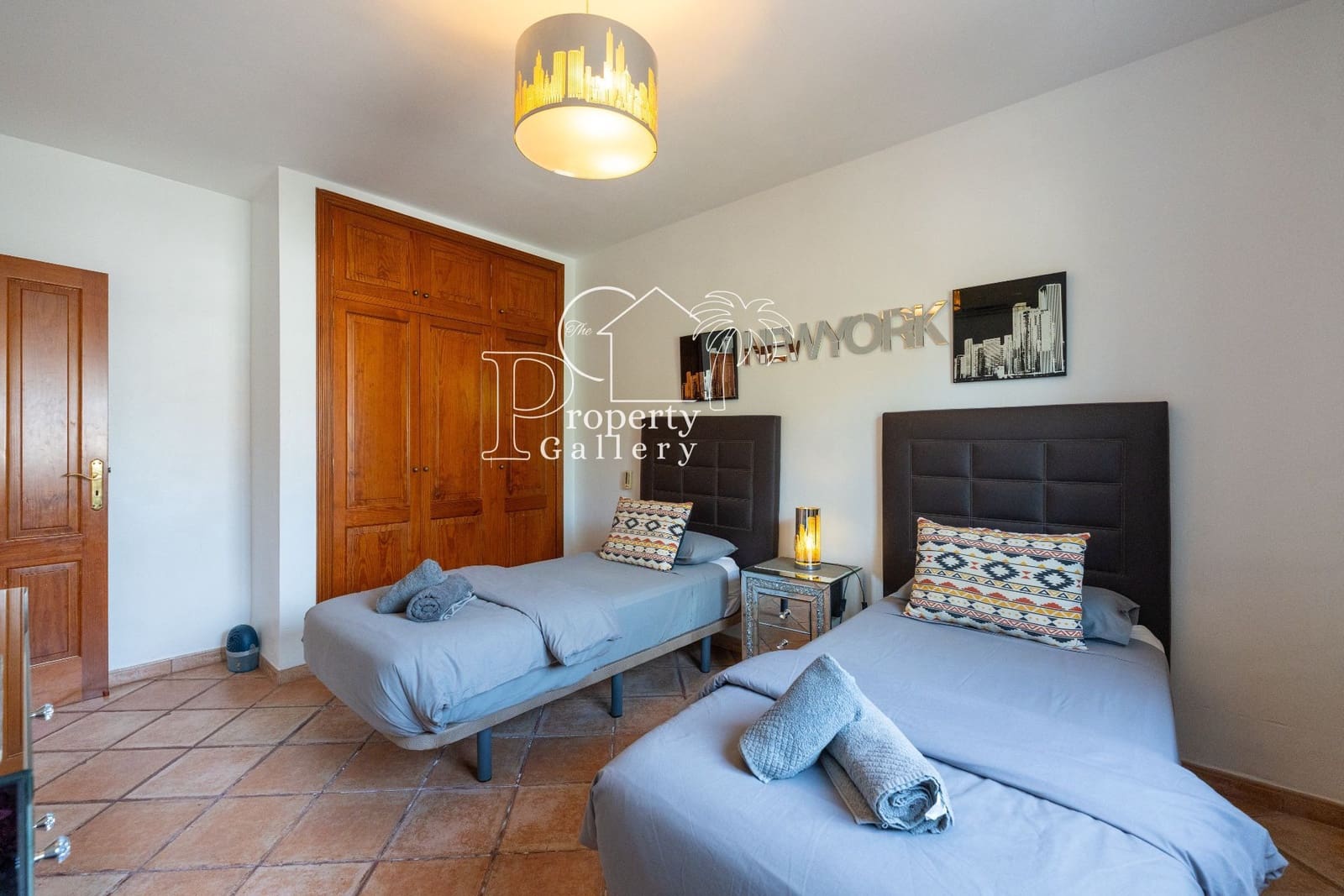 8 bedroom Villa for sale in Golf del Sur with pool garage - € 1,800,000 (Ref: 9747556)