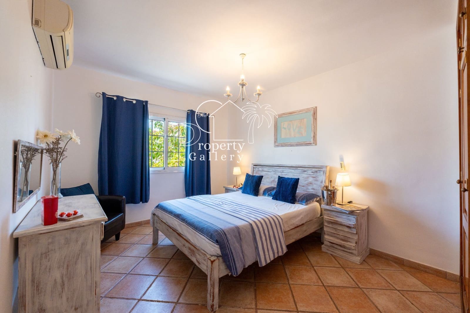 8 bedroom Villa for sale in Golf del Sur with pool garage - € 1,800,000 (Ref: 9747556)