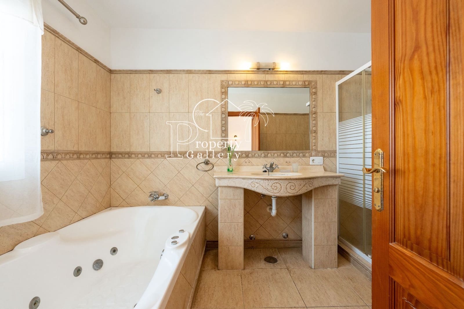 8 bedroom Villa for sale in Golf del Sur with pool garage - € 1,800,000 (Ref: 9747556)