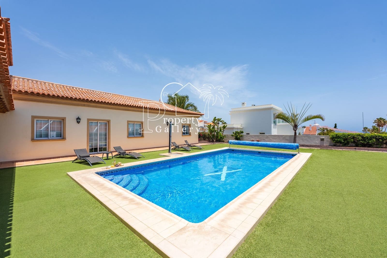 8 bedroom Villa for sale in Golf del Sur with pool garage - € 1,800,000 (Ref: 9747556)
