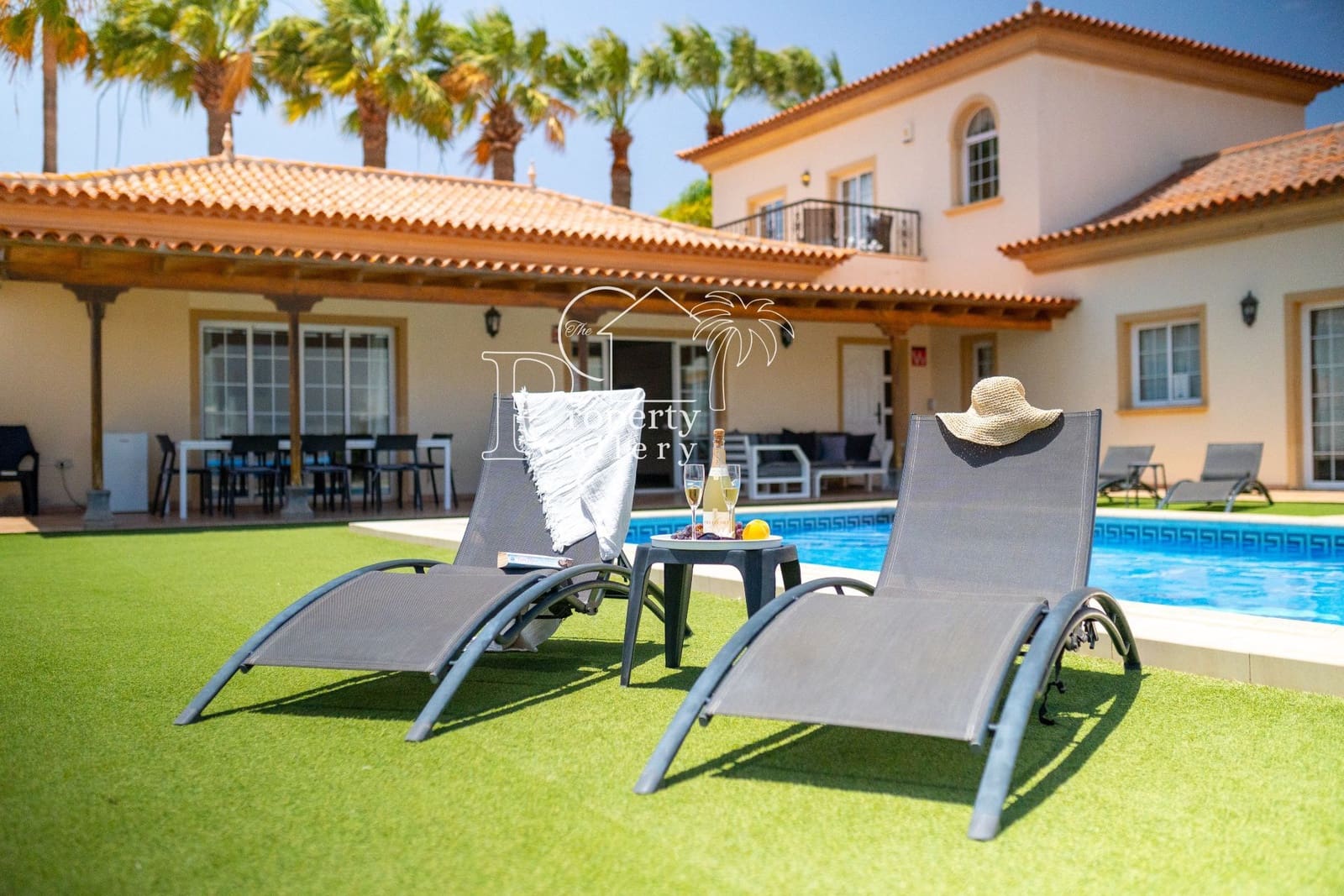 8 bedroom Villa for sale in Golf del Sur with pool garage - € 1,800,000 (Ref: 9747556)