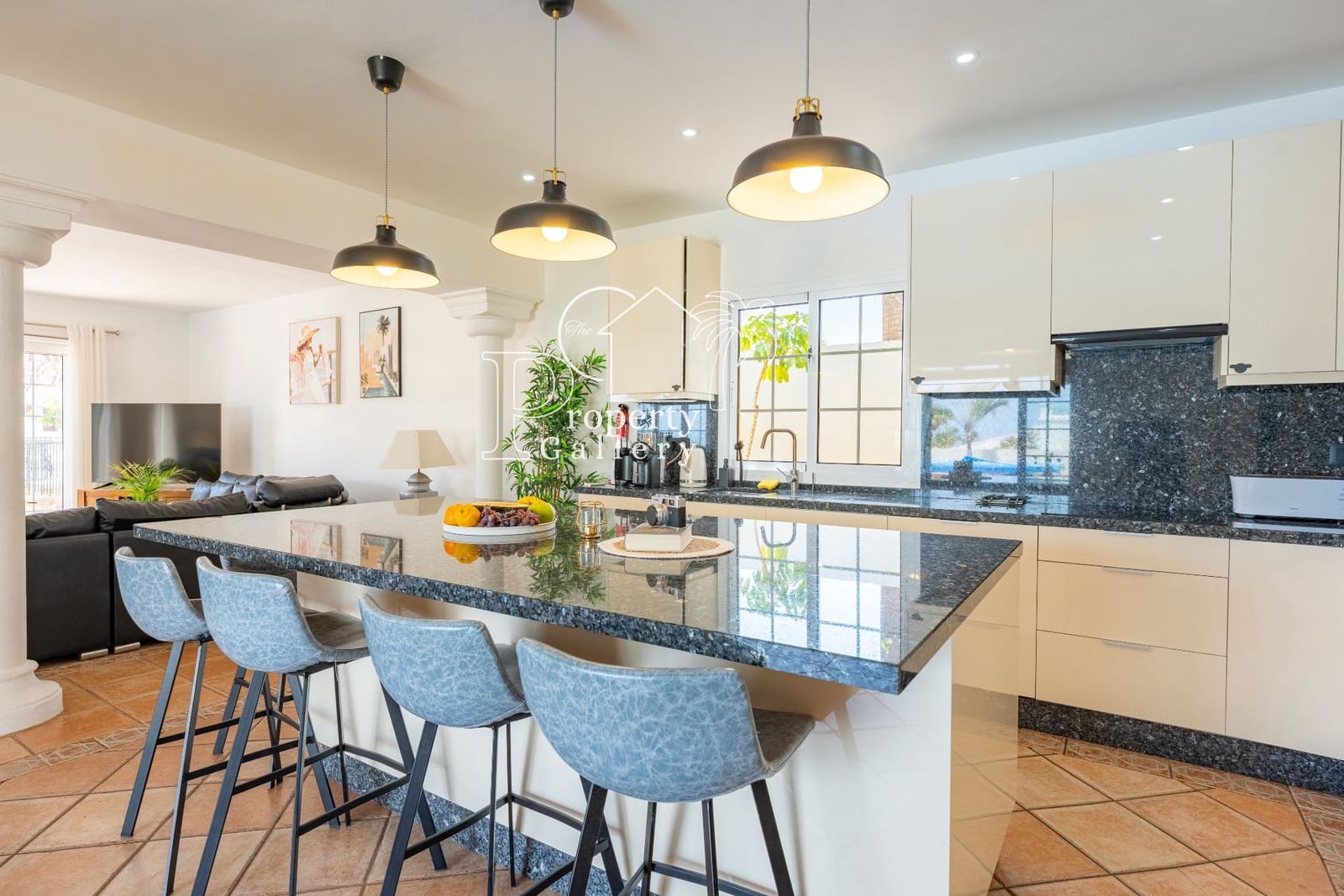 8 bedroom Villa for sale in Golf del Sur with pool garage - € 1,800,000 (Ref: 9747556)