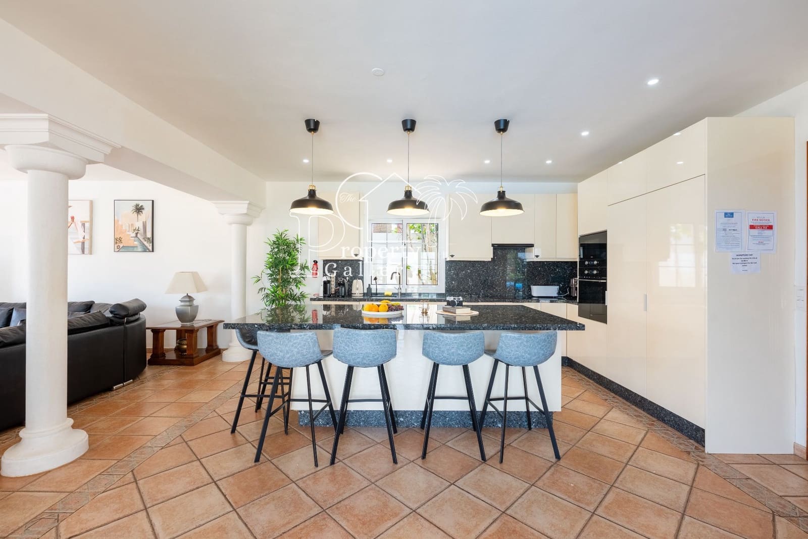 8 bedroom Villa for sale in Golf del Sur with pool garage - € 1,800,000 (Ref: 9747556)