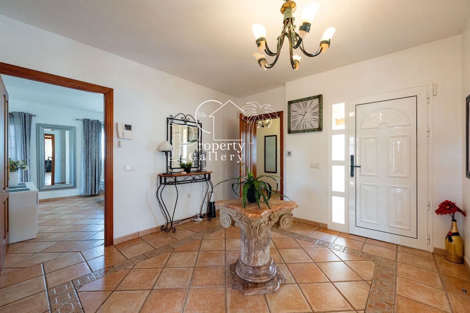 8 bedroom Villa for sale in Golf del Sur with pool garage - € 1,800,000 (Ref: 9747556)