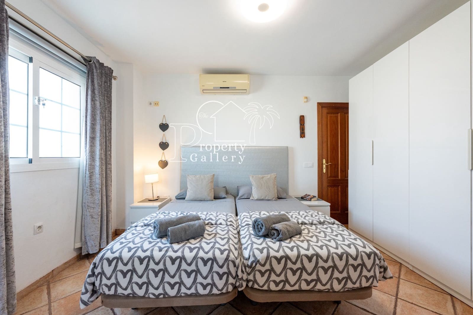 8 bedroom Villa for sale in Golf del Sur with pool garage - € 1,800,000 (Ref: 9747556)