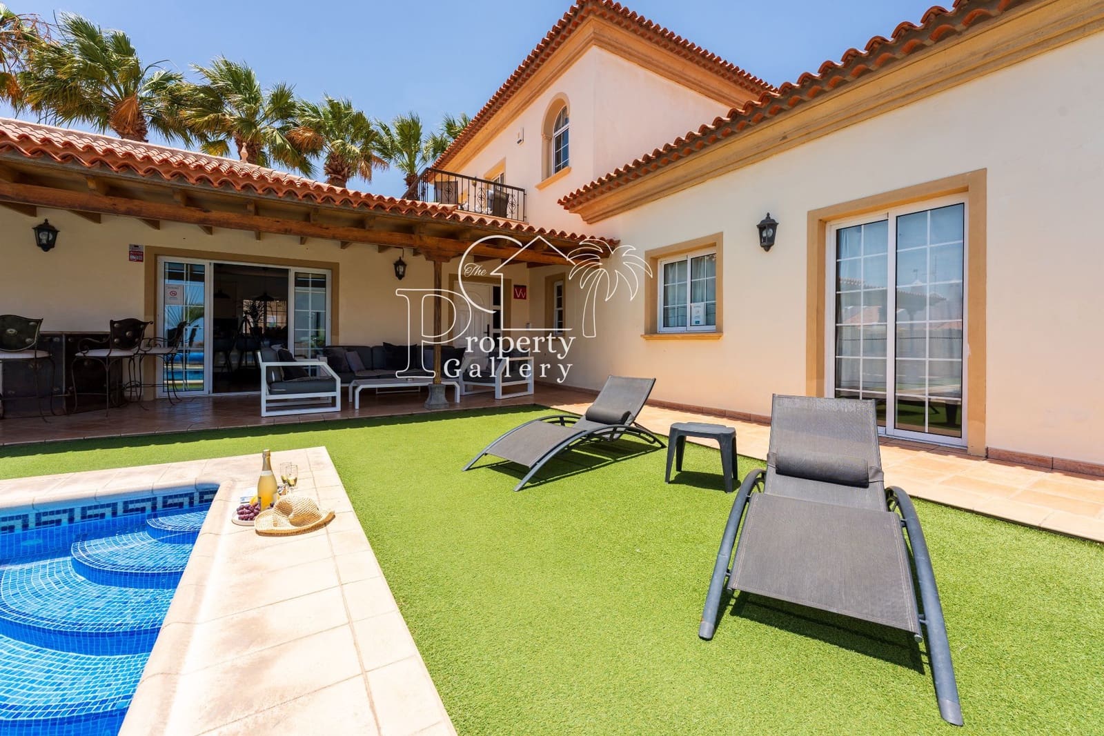 8 bedroom Villa for sale in Golf del Sur with pool garage - € 1,800,000 (Ref: 9747556)