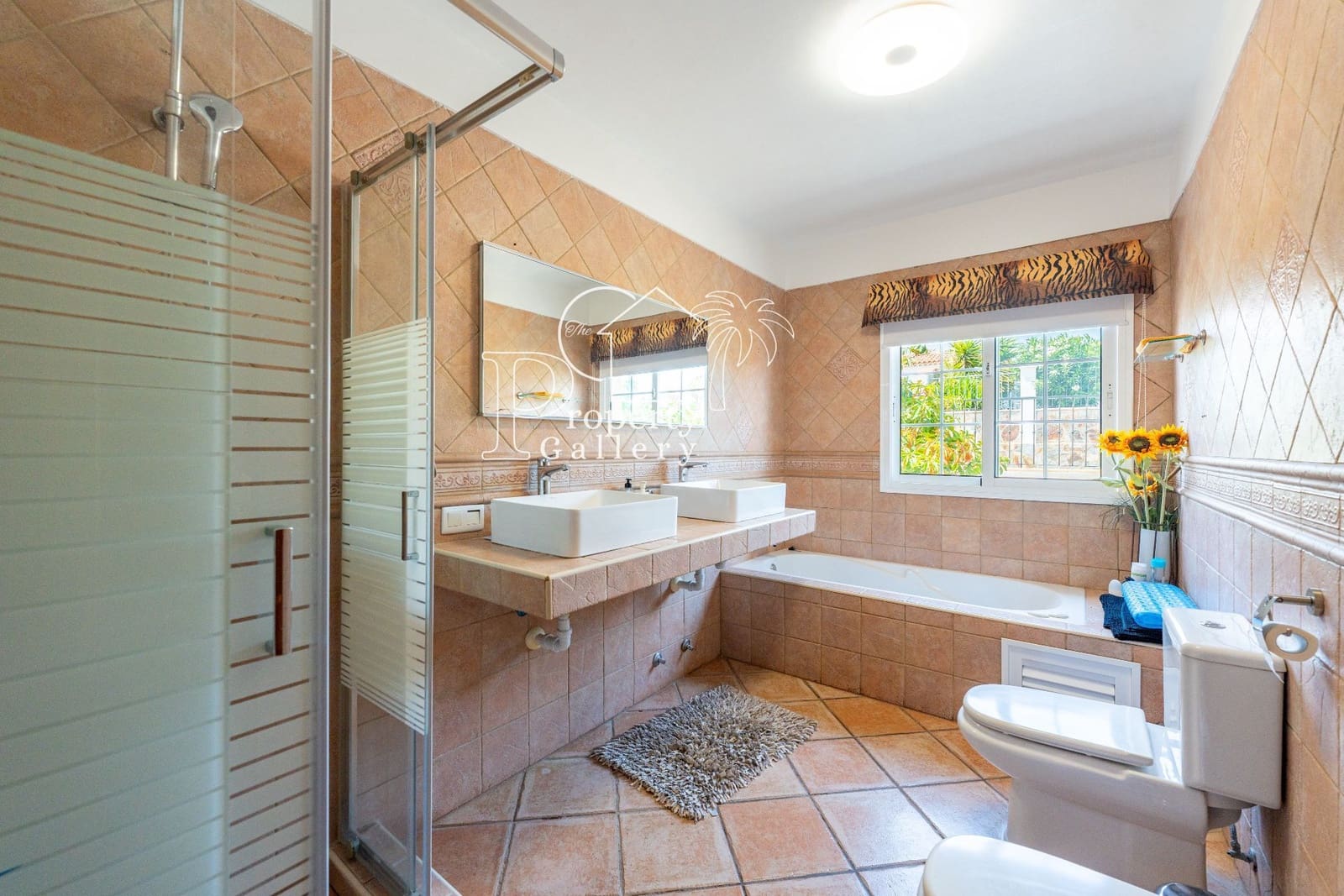 8 bedroom Villa for sale in Golf del Sur with pool garage - € 1,800,000 (Ref: 9747556)