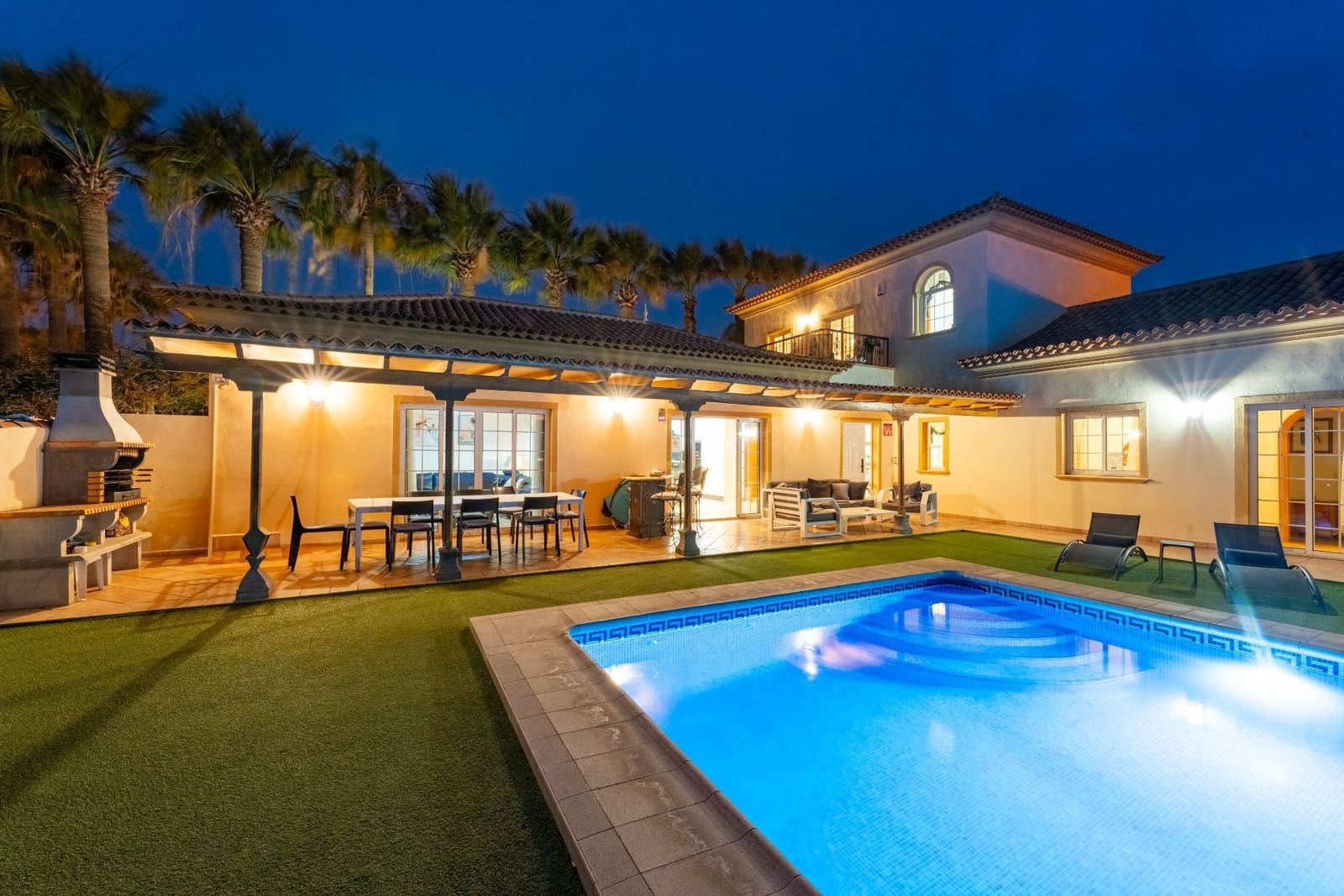 8 Zimmer Villa zu verkaufen in Golf del Sur mit Pool Garage - 1.800.000 € (Ref: 9747556)