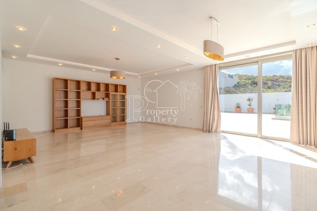 5 slaapkamer Villa te koop in Torviscas met zwembad garage - € 2.100.000 (Ref: 9807563)