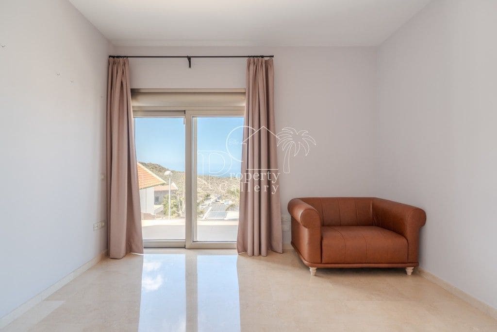 5 slaapkamer Villa te koop in Torviscas met zwembad garage - € 2.100.000 (Ref: 9807563)