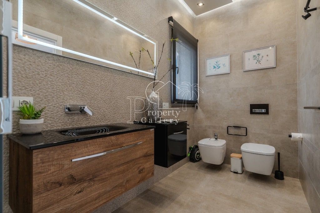 5 slaapkamer Villa te koop in Torviscas met zwembad garage - € 2.100.000 (Ref: 9807563)